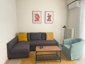 Spacious Family & Group Apt Marina 250m Away